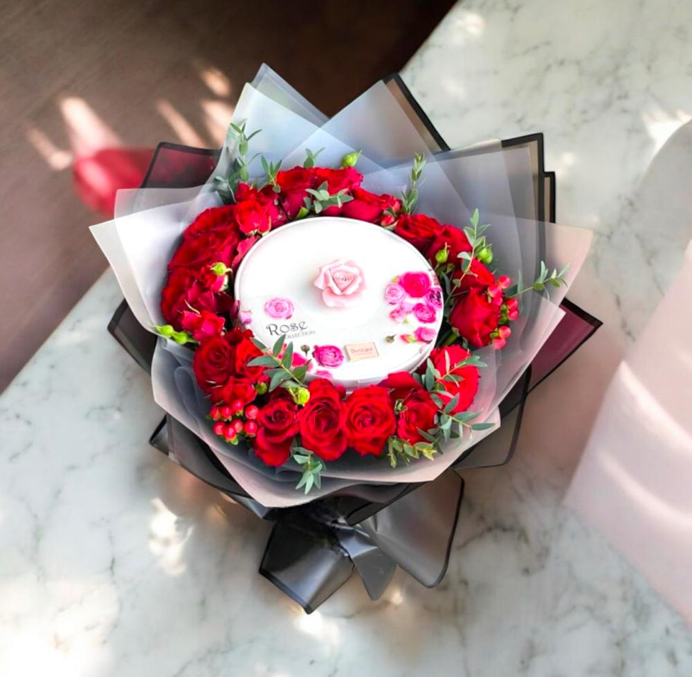 هدية الحب باقة ورد أنيقة مع شوكولاتة بستاني الفاخرة Flowery فلاوري.