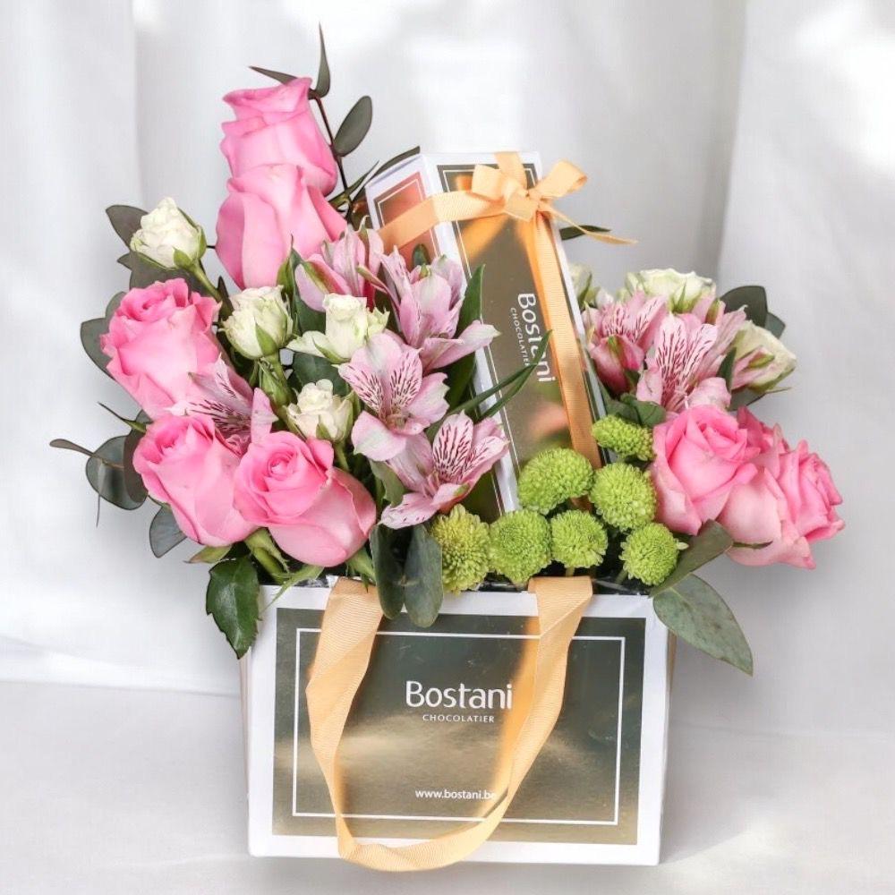 باقة ورد وشوكولاتة بستاني | هدية فاخرة للمناسبات السعيدة Flowery فلاوري.