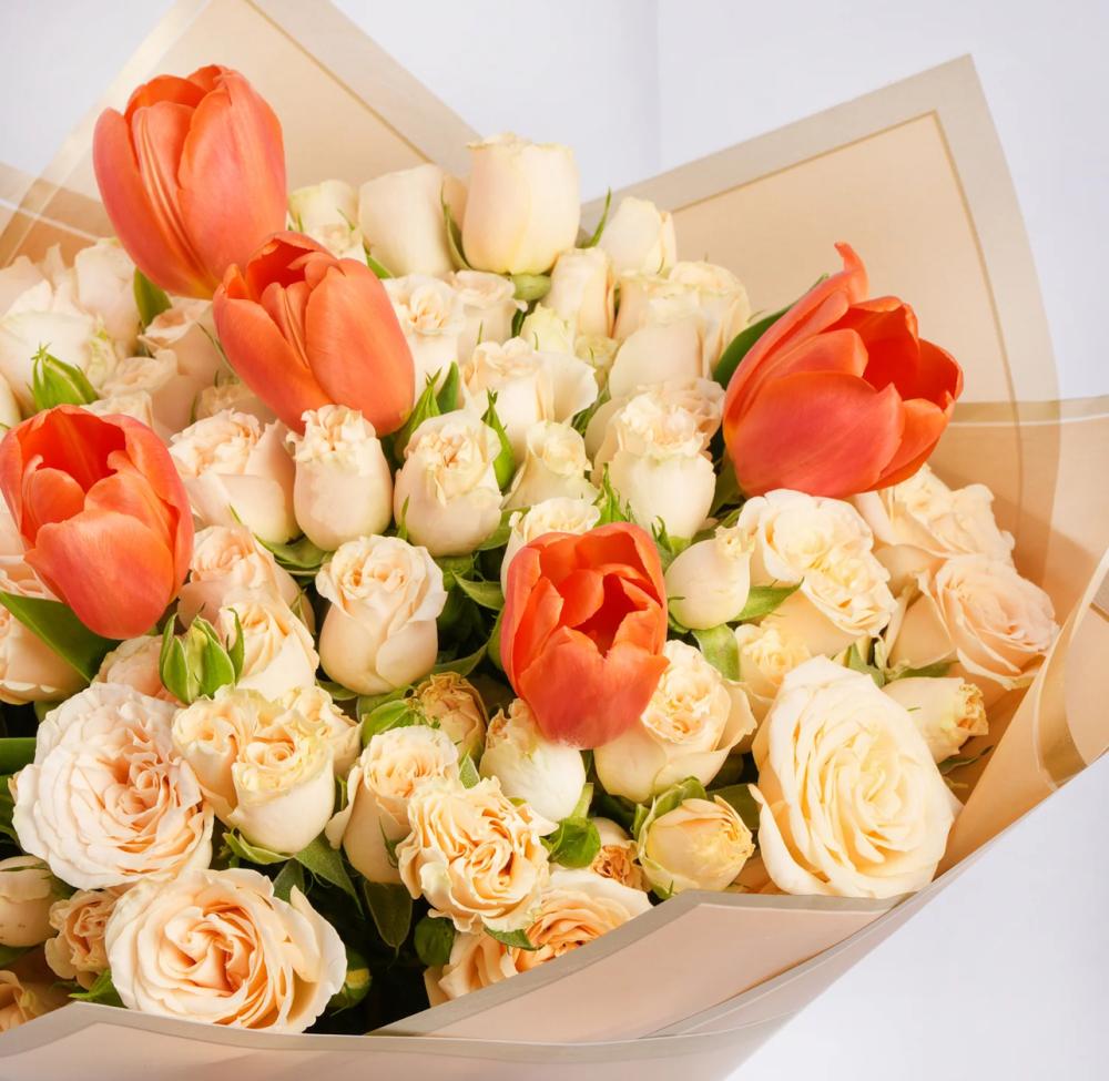 باقة ورد توليب وجوري Flowery فلاوري.