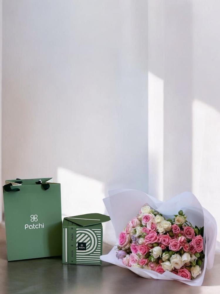 باقة الورد الوردي الرومانسية مع شوكولاتة باتشي الفاخرة Flowery فلاوري.