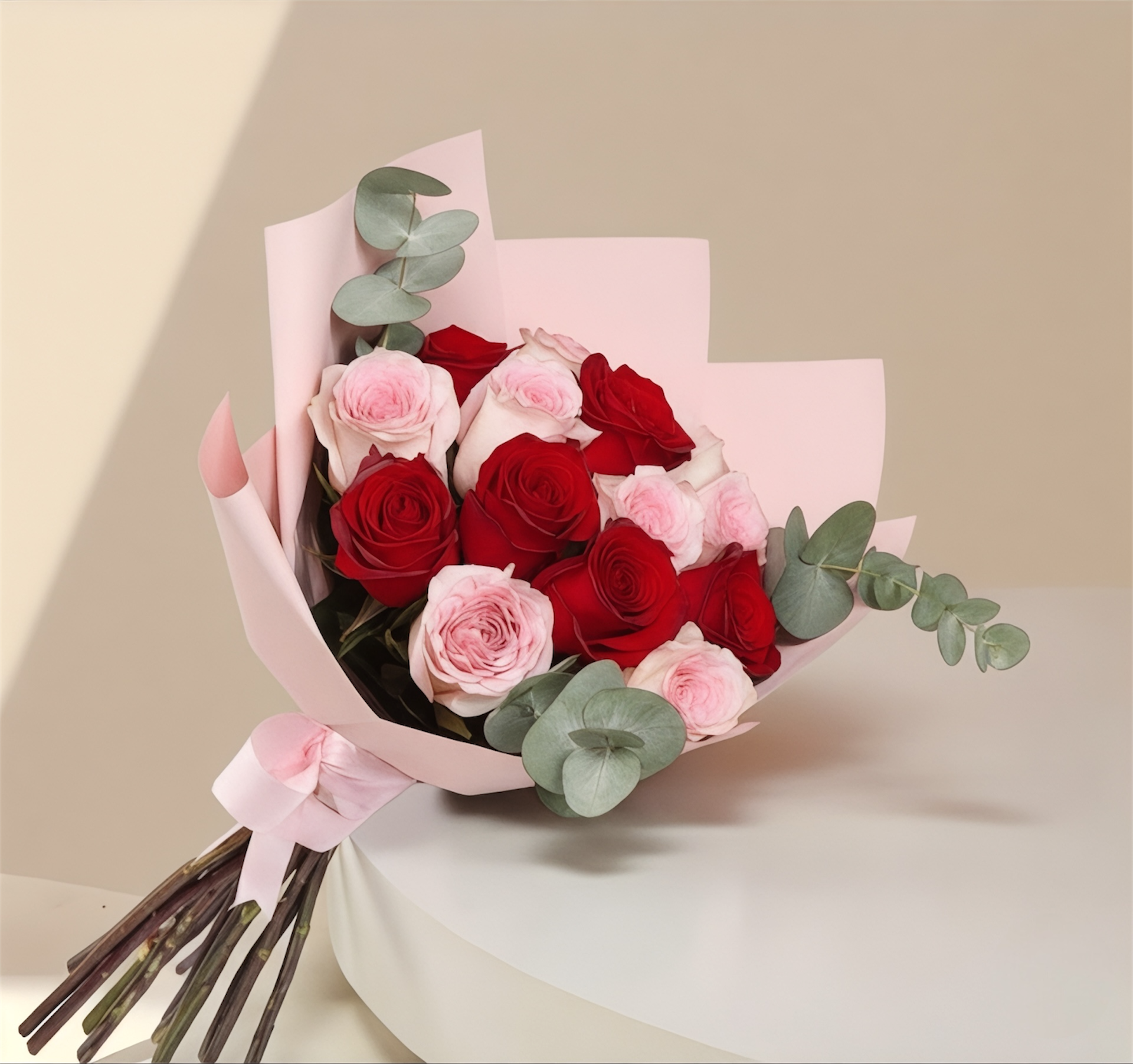 Mauve and pink rose bouquet