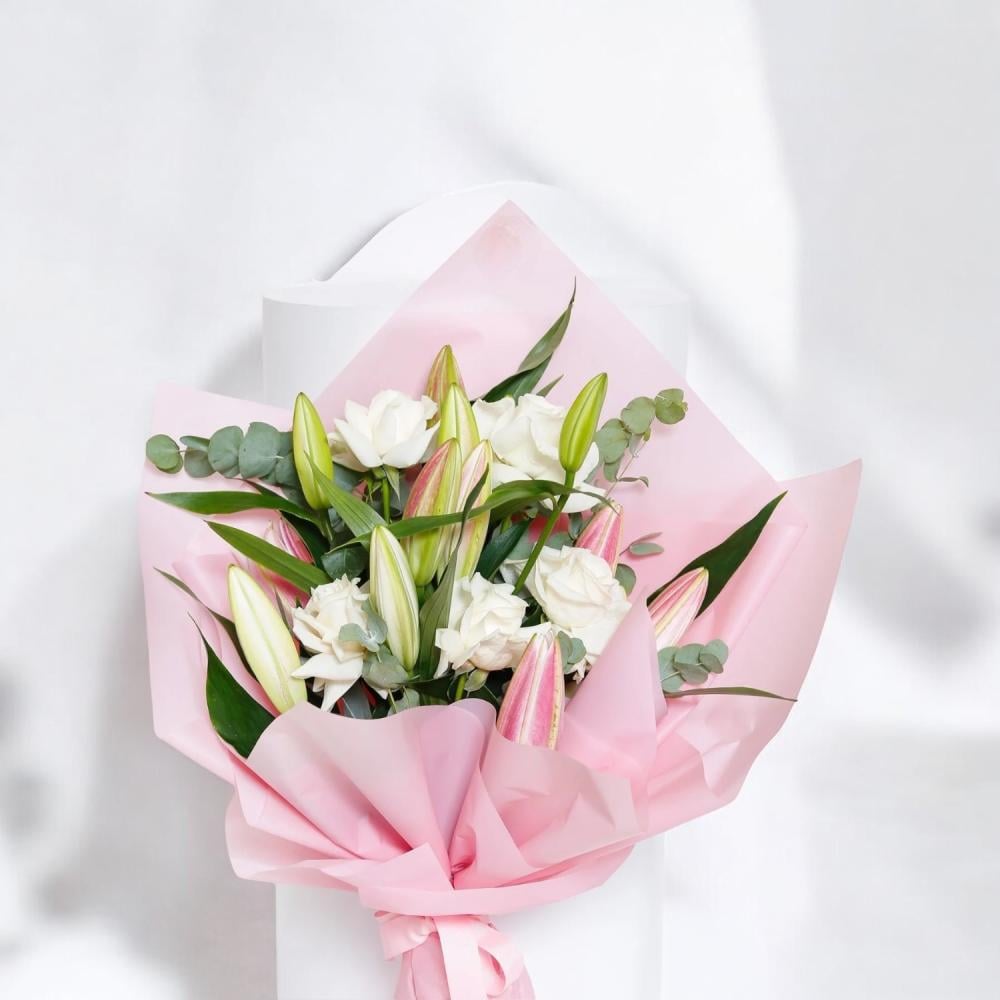 باقة  انيقه زهور الليليوم والجوري Flowery فلاوري.