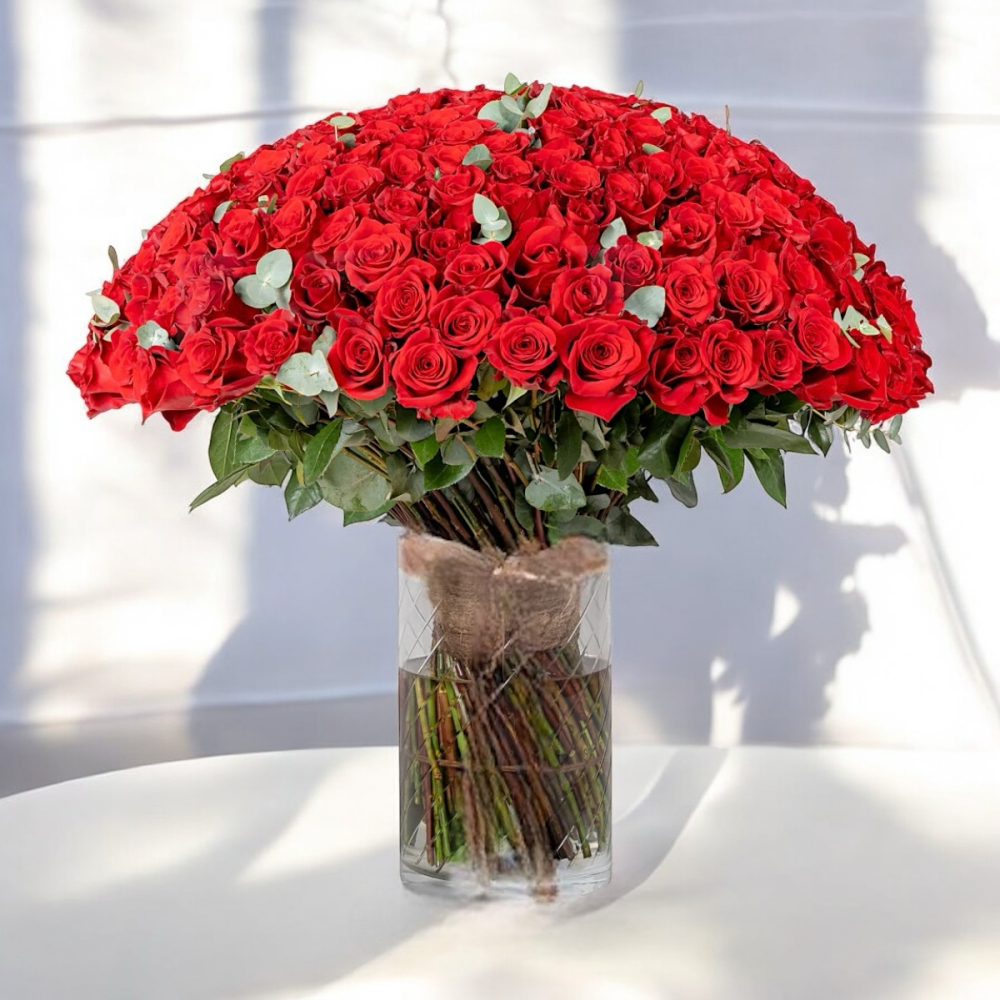 فازة الورد الأحمر العملاقة | 200 ورده Flowery فلاوري.