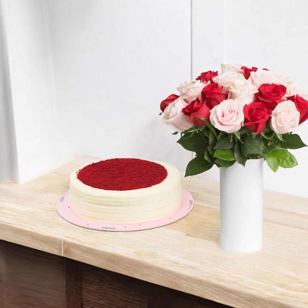 باقة ورد مع كيك | هدية عيد ميلاد فاخرة من منش Flowery فلاوري.