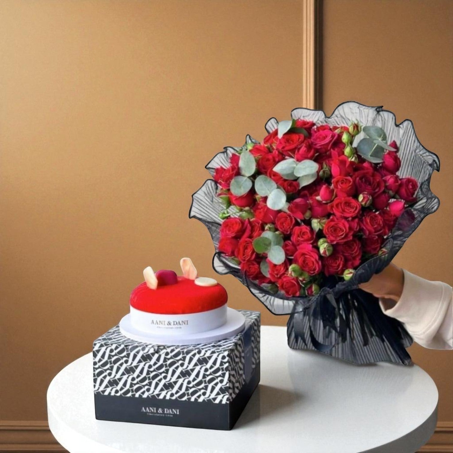 باقة يوم الام زهور وكيك  اني وداني Flowery فلاوري.