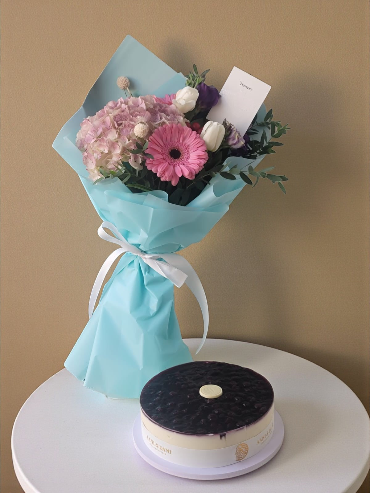 بوكية ورد مع كيك اني وداني