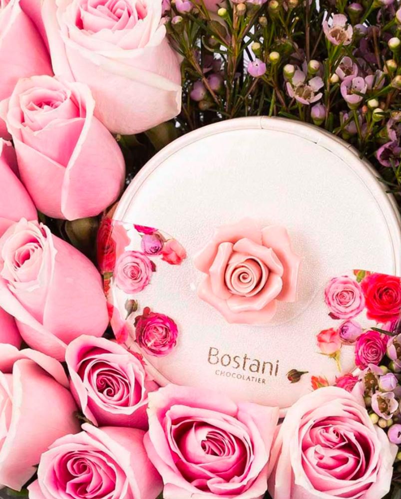 باقة رقة الورد مع شوكولاتة بستاني Flowery فلاوري.