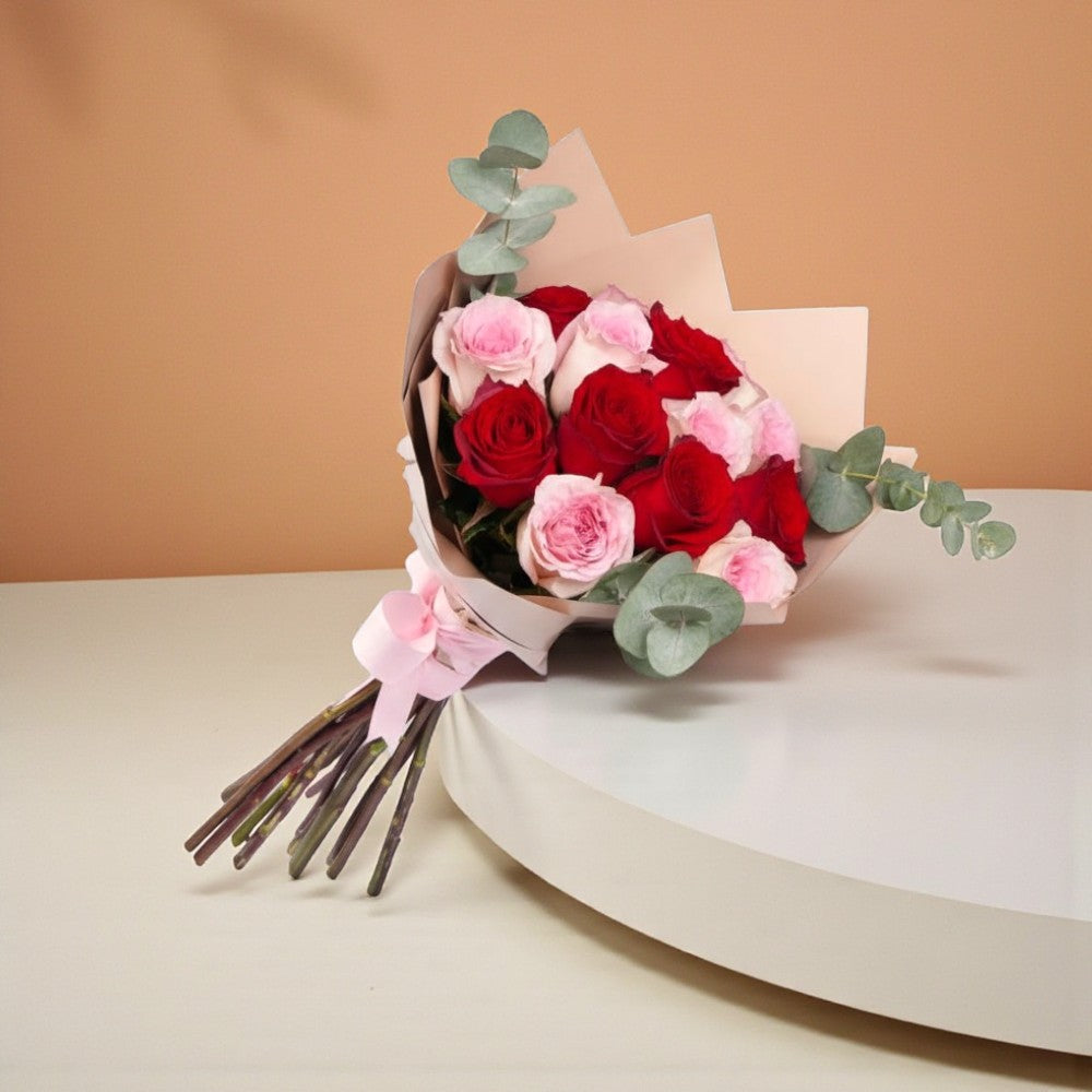 Mauve and pink rose bouquet