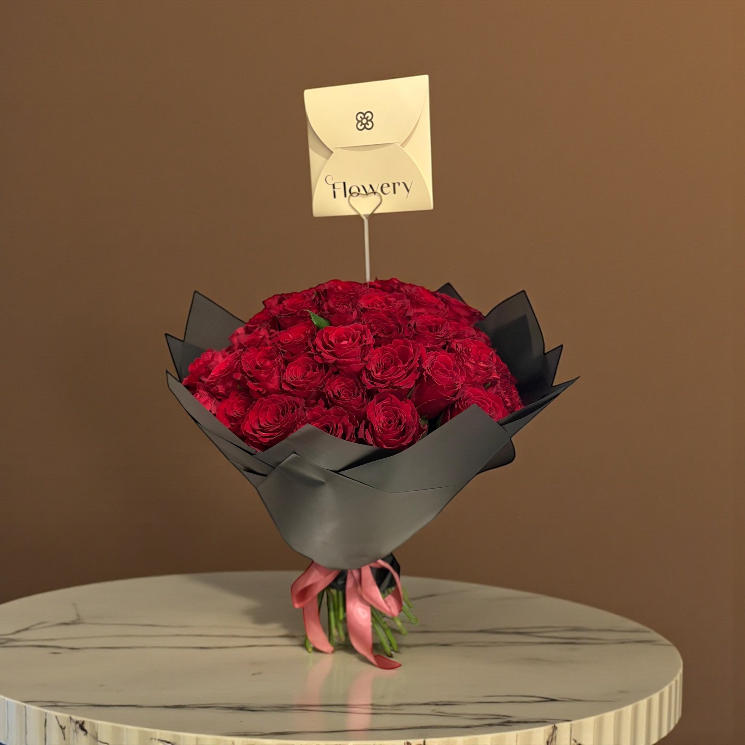 باقة همس الحب الفاخرة  60 وردة