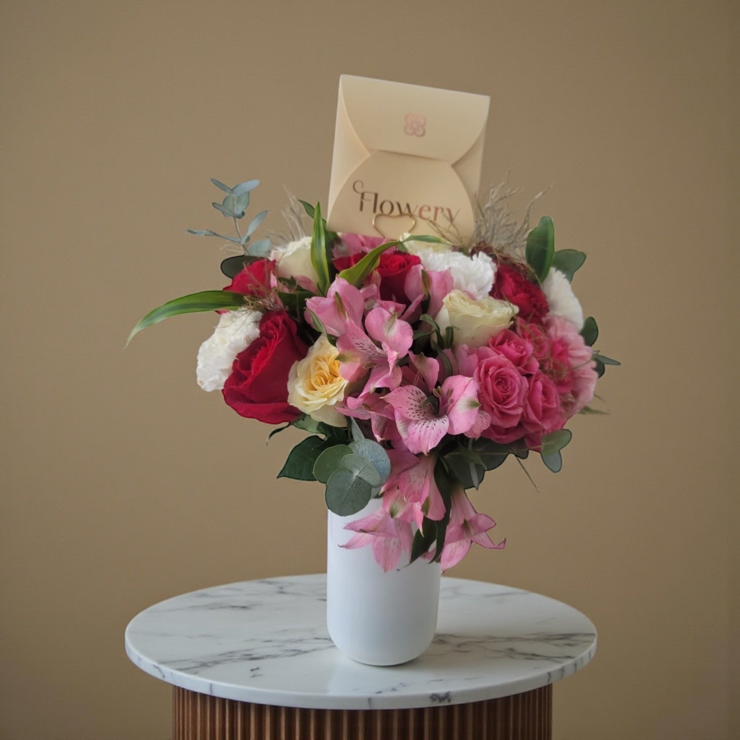 Flowery | Luxury Pink Love Flower Bouquet - A Special Gift for Happy Occasions